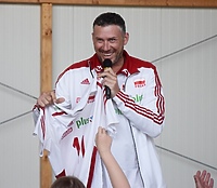 Przyjedzie, by motywować młodych sportowców