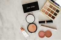 Rewolucja w zakupach kosmetycznych: Jak internetowe platformy beauty zmieniają nasze codzienne nawyki