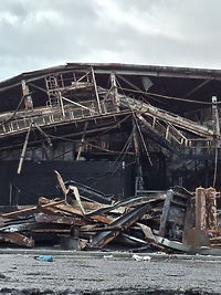 Rozpoczęła się rozbiórka spalonej sortowni odpadów