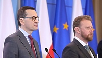 Rząd utrzymuje ograniczenia. Będzie też obowiązek zasłaniania ust i nosa w przestrzeni publicznej