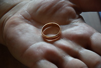 Skradziona obrączka...