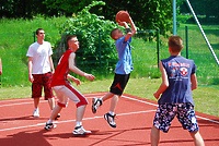 Sportowy festyn w parku Modrzewie