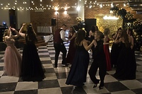 "Studniówka niepowtarzalna jak każdy z was"