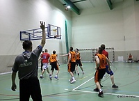 Sukces koszykarzy Komenki przed play off