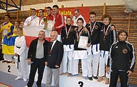 Sześć medali dla karateków