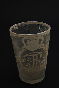 Szklanka z emblematem (Historia jednego przedmiotu cz. 135)