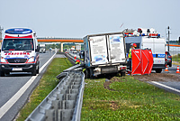 Tragedia na S7. Nie żyje kierowca dostawczego auta