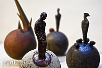 Człowiek człowiekowi...