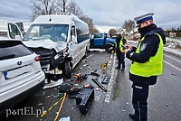W Komorowie Żuławskim zderzyły się SUV, pickup i bus