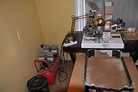 W pokoju urządzili wytwórnię nielegalnych papierosów