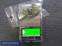 W szkole zatrzymali 17-latkę z narkotykami