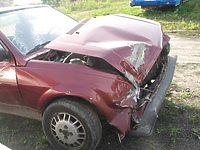 Volkswagen zderzył się z szynobusem