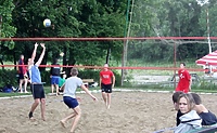 Wakacje z siatkówką na plaży
