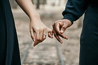 Walentynki 2023. Prezenty na Walentynki dla Niej i dla Niego