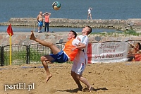 Zielone bomby z Pucharem Elbląga  (plażowa piłka nożna)