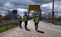 Więcej patroli na Mierzei. Sprawdzą, czy nosisz maskę i trzymasz dystans