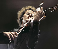 Wirtuoz skrzypiec Mariusz Patyra zagra z EOK