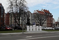 Pomnik stanie przy Rycerskiej
