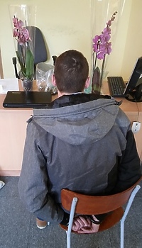 Włamał się do kwiaciarni po storczyki