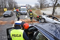 Wypadek na drodze nr 22. Uwaga, tu jest ślisko!