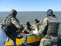 Wypłynęli na zalew... z procentami