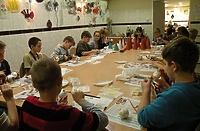 Z papieru, słomy i tkanin