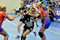 Zacięty mecz, głośny doping  (piłka ręczna)