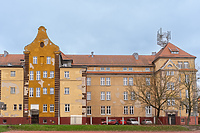 Pół miliona od ministra Czarnka na szkołę pijarów w Elblągu