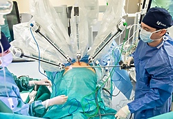 Elbląscy lekarze operują z robotem