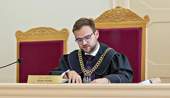Pobił ratownika, pół roku spędzi w więzieniu