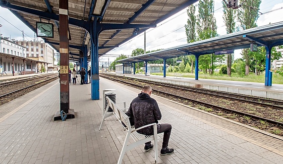 Spóźnieni o minutę. Absurdy na kolei Spóźnieni o minutę. Absurdy na kolei