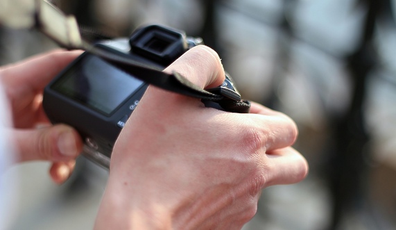 Jak dokumentować życie miasta: proste narzędzia dla lokalnych fotografów