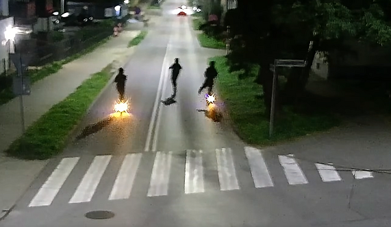 Strażnicy apelują: ulica to nie miejsce na taką jazdę Strażnicy apelują: ulica to nie miejsce na taką jazdę