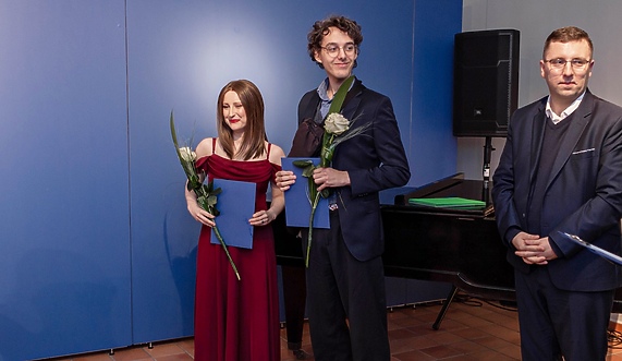 Alicja i Grzegorz stypendystami Elbląskiego Towarzystwa Kulturalnego Alicja i Grzegorz stypendystami Elbląskiego Towarzystwa Kulturalnego