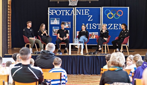 Olimpijczycy przepytani przez uczniów