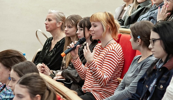 Młodzież debatowała z prezydentem o tym, czy warto zostać w Elblągu