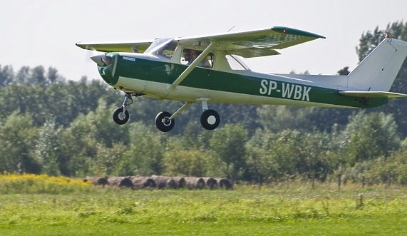 Pas startowy podwójnego zastosowania Pas startowy podwójnego zastosowania