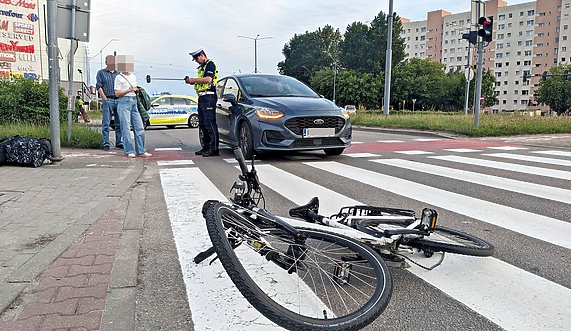 Potrącenie rowerzystki Potrącenie rowerzystki