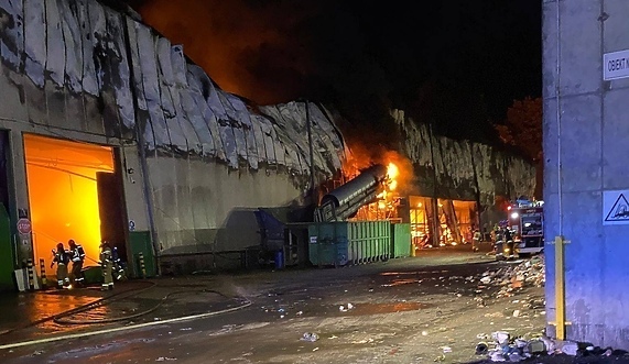 Pożar sortowni śmieci w Elblągu
