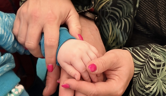 „Promyczek”. O dziecku, które czekało, i o dorosłych, którzy mieli odwagę je pokochać