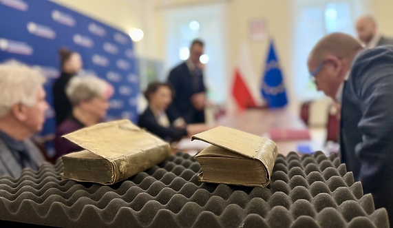 Zaginione po wojnie starodruki wracają do Elbląga