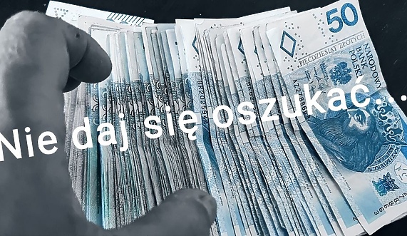Razem oddali oszustom ponad 360 tys. zł