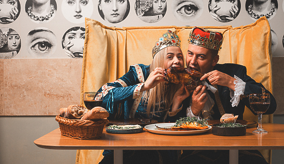 Sylwester dla Królowej i Króla? Oczywiście w Domu Królów! Sylwester dla Królowej i Króla? Oczywiście w Domu Królów!