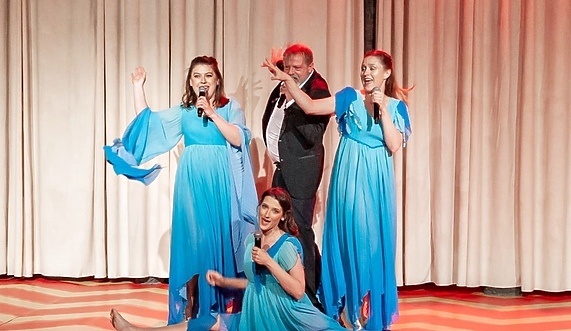 Uśmiechnięty Pan El Bląg