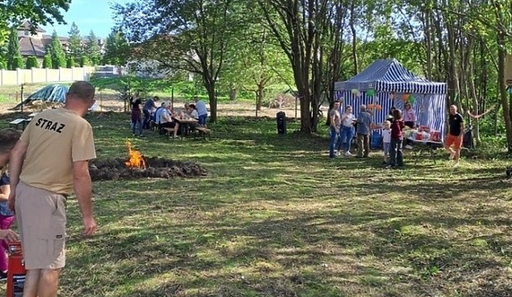 Mieszkańcy Dąbrowy doczekają się miejsca do integracji Mieszkańcy Dąbrowy doczekają się miejsca do integracji