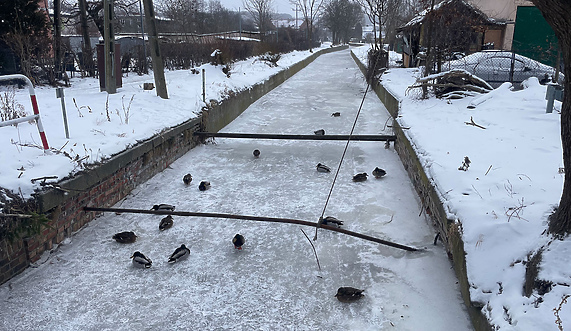 Zamarznięta Stradanka niepokoi mieszkańców