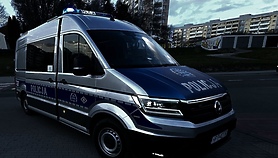 Był pod wpływem, uciekał przed policją i... uderzył w inne auto Był pod wpływem, uciekał przed policją i... uderzył w inne auto