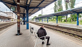 Spóźnieni o minutę. Absurdy na kolei Spóźnieni o minutę. Absurdy na kolei