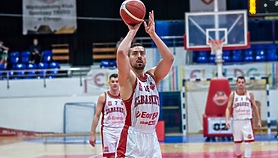 Elbasket pokonany z dystansu Elbasket pokonany z dystansu