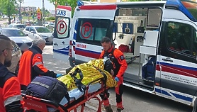 Leżał nieprzytomny, przechodnie nie reagowali Leżał nieprzytomny, przechodnie nie reagowali